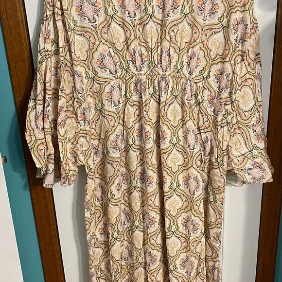 Woman’s dress - Picture 4 of 9